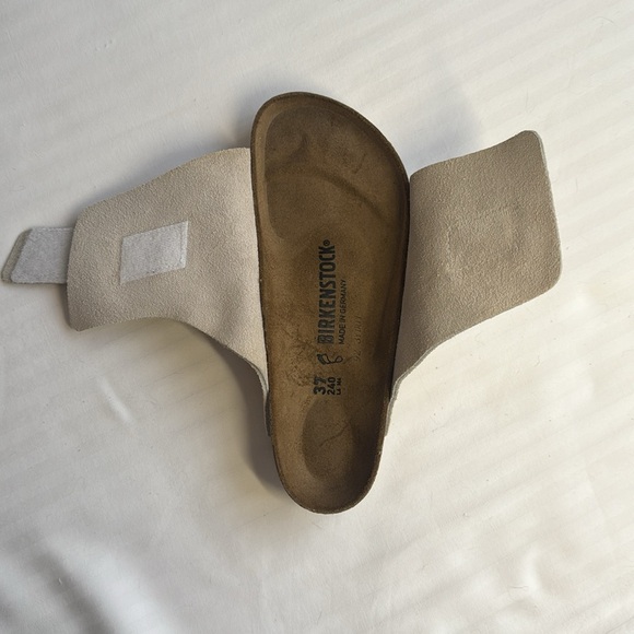 Birkenstock Kyoto Suede Sandals in Beige Off-White - Picture 7 of 11